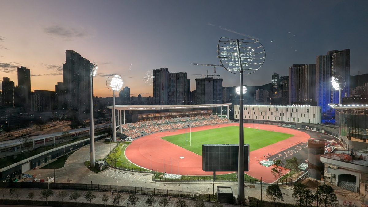 以600